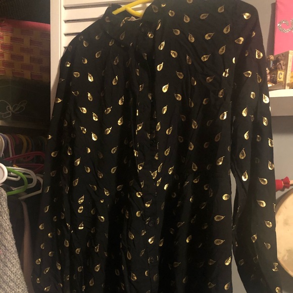 Tops - High low, long sleeve button up top with gold
